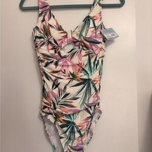 Target Tropical Print Women's One Piece Swimsuit. Size 4-6